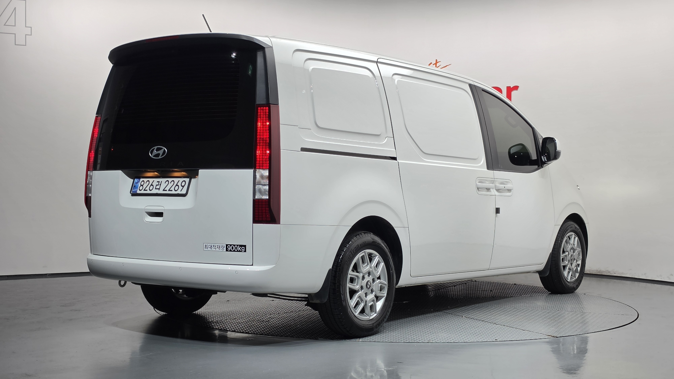 Mazda Bongo front view