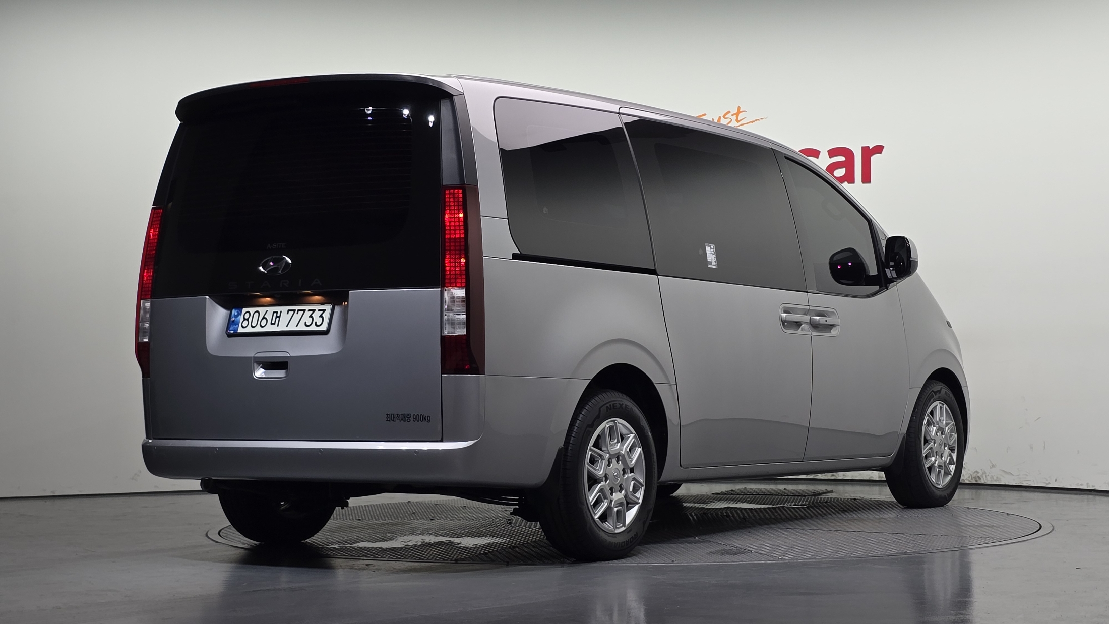 Mazda Bongo front view