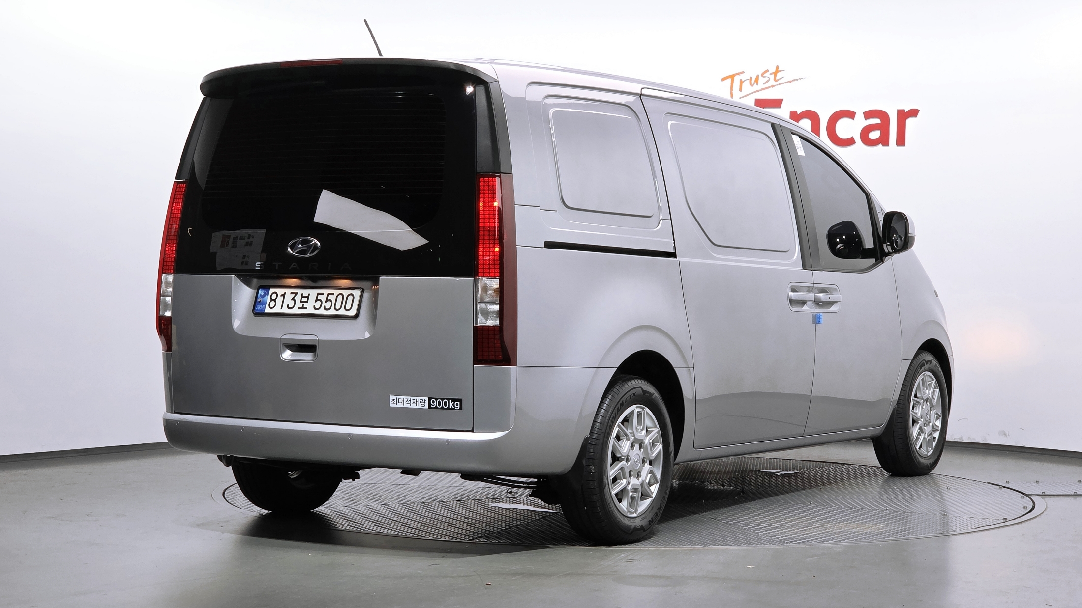 Mazda Bongo front view