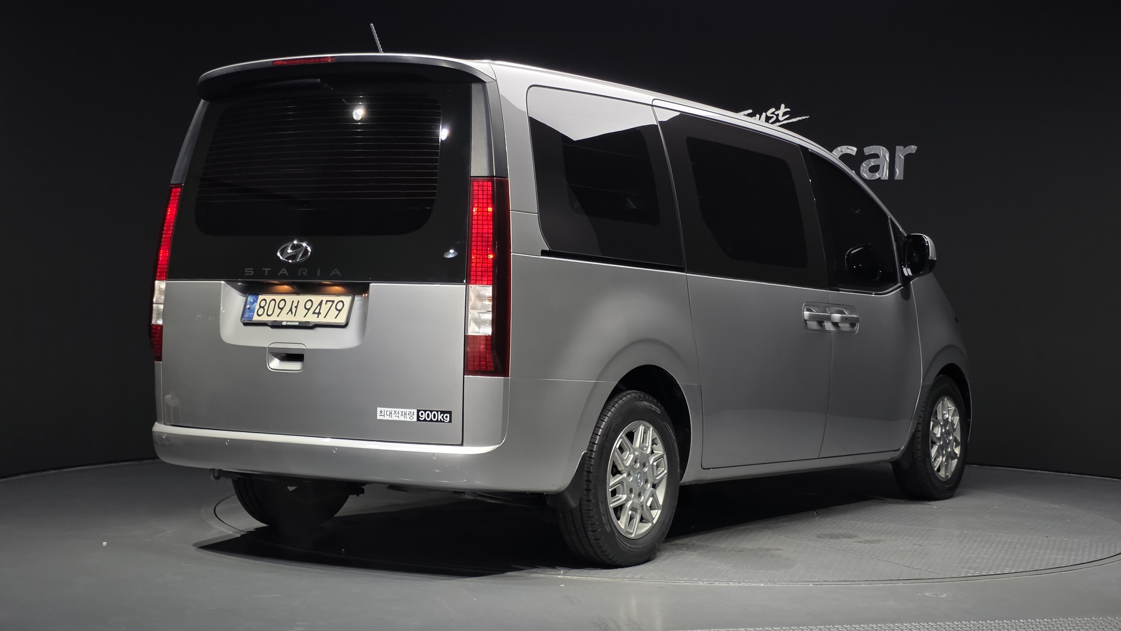 Mazda Bongo front view
