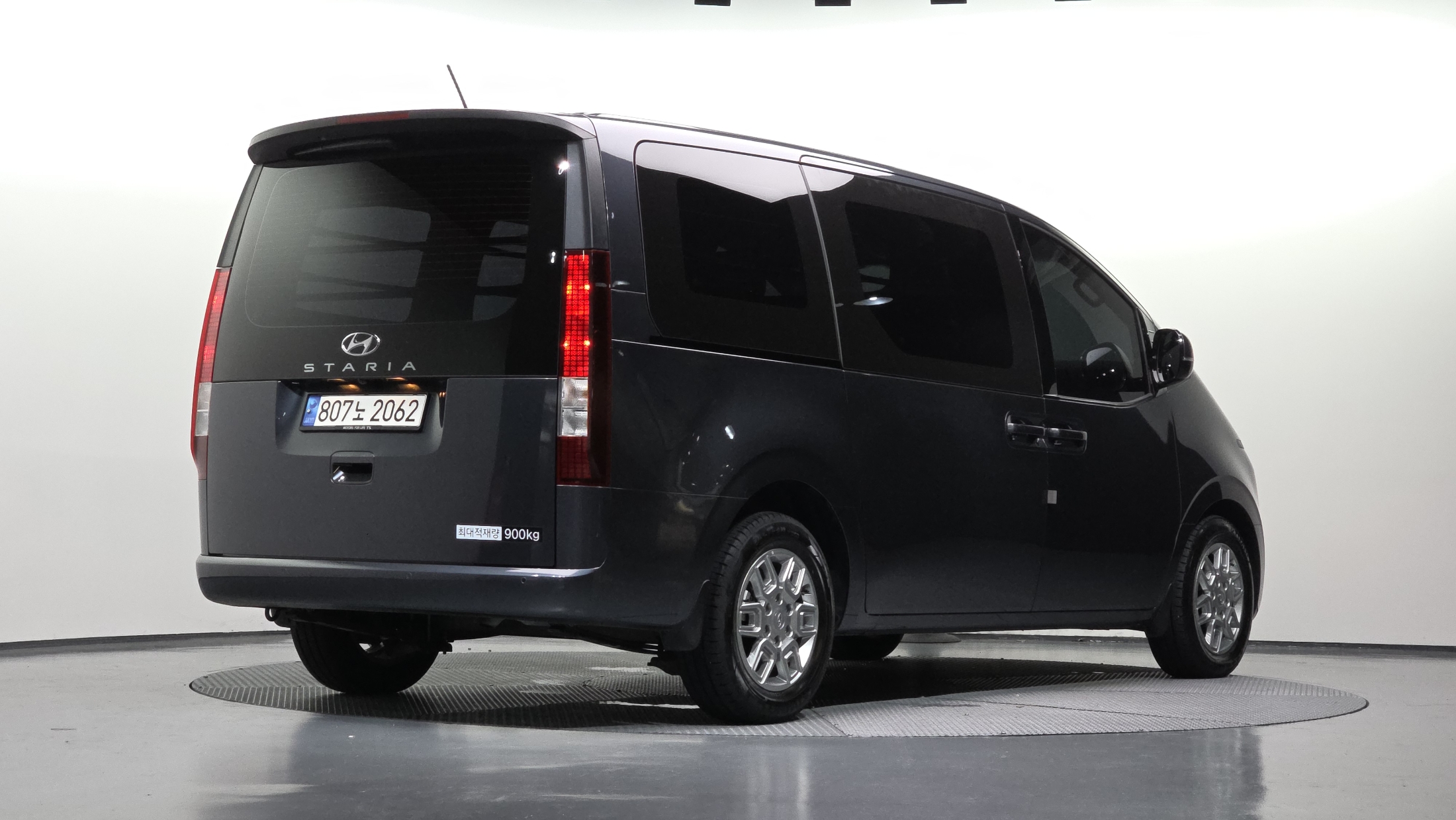 Mazda Bongo front view