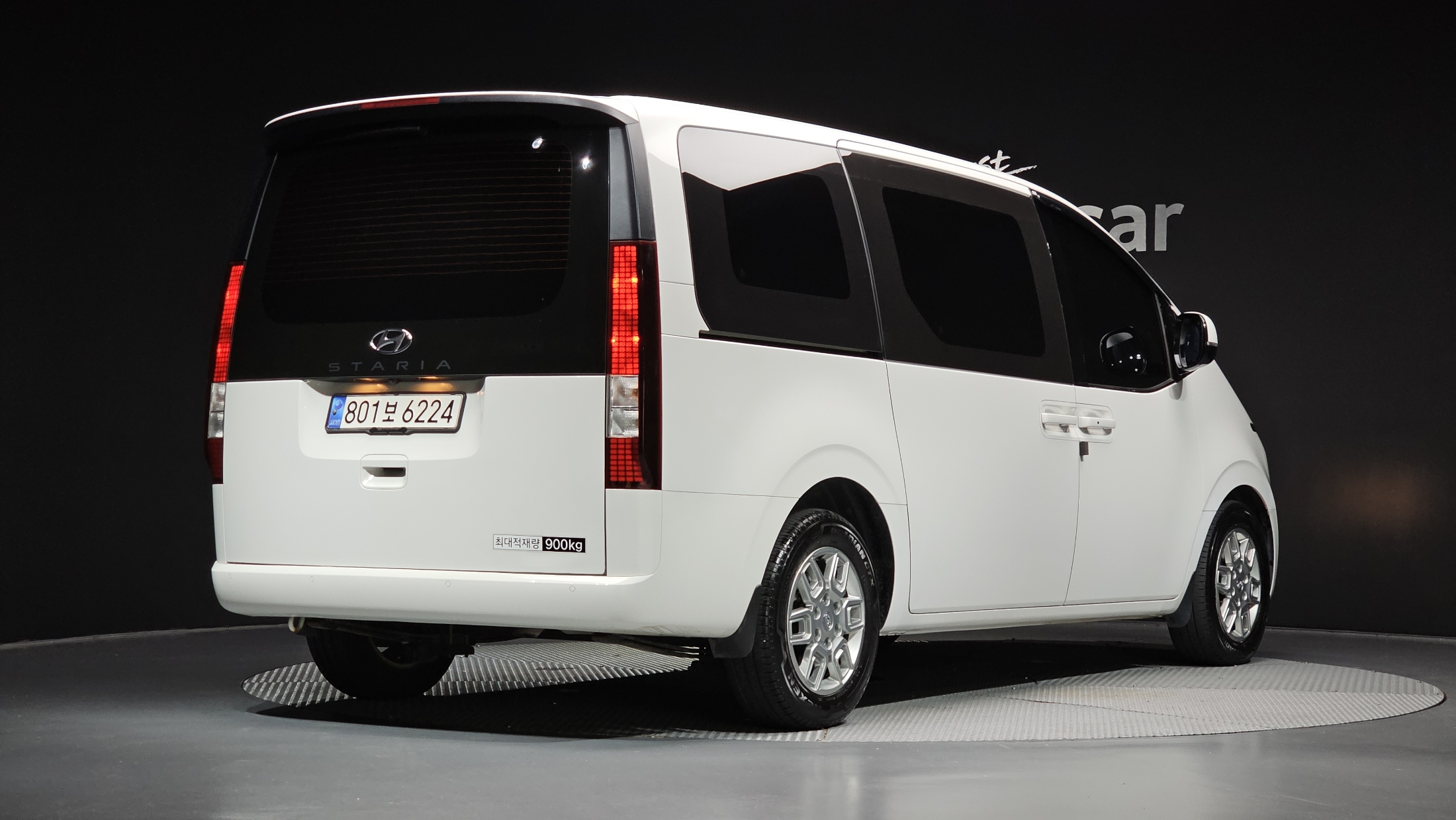 Mazda Bongo front view