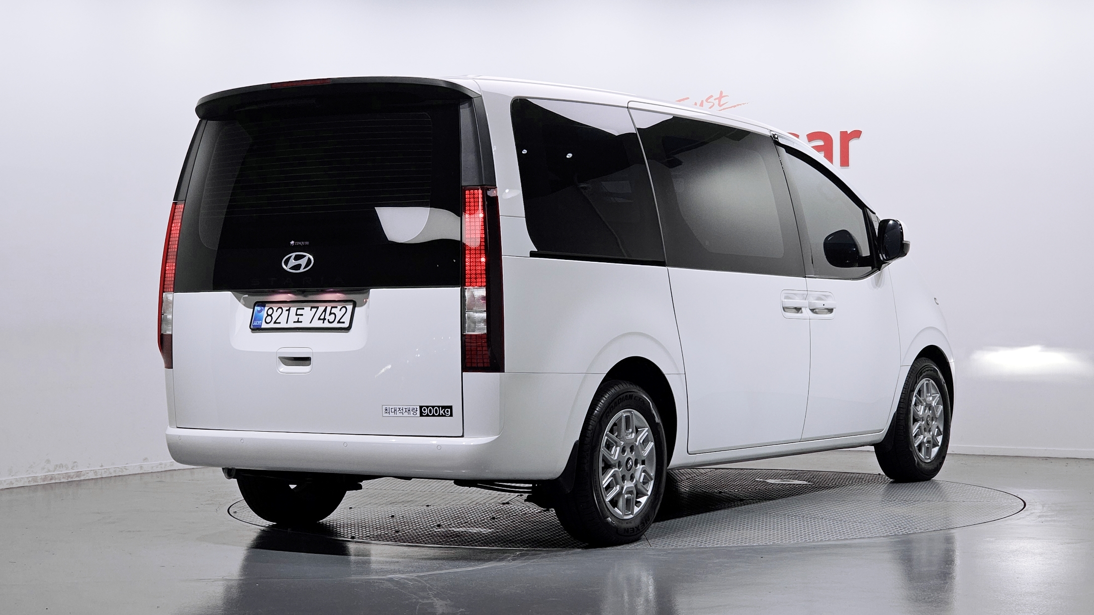 Mazda Bongo front view