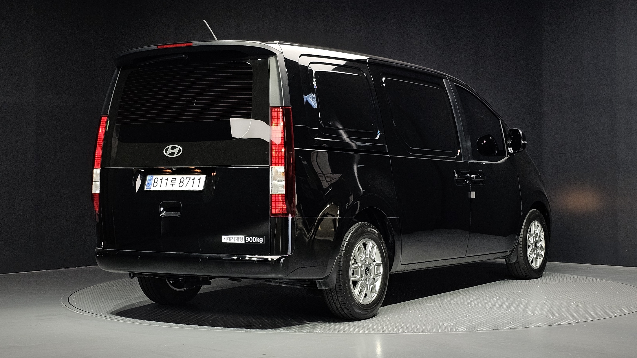Mazda Bongo front view