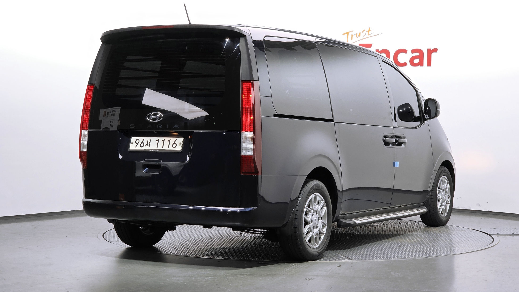 Mazda Bongo front view