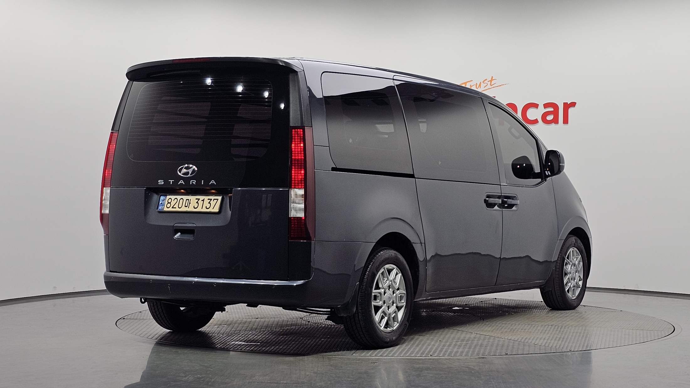 Mazda Bongo front view