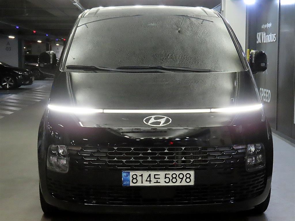 Mazda Bongo front view