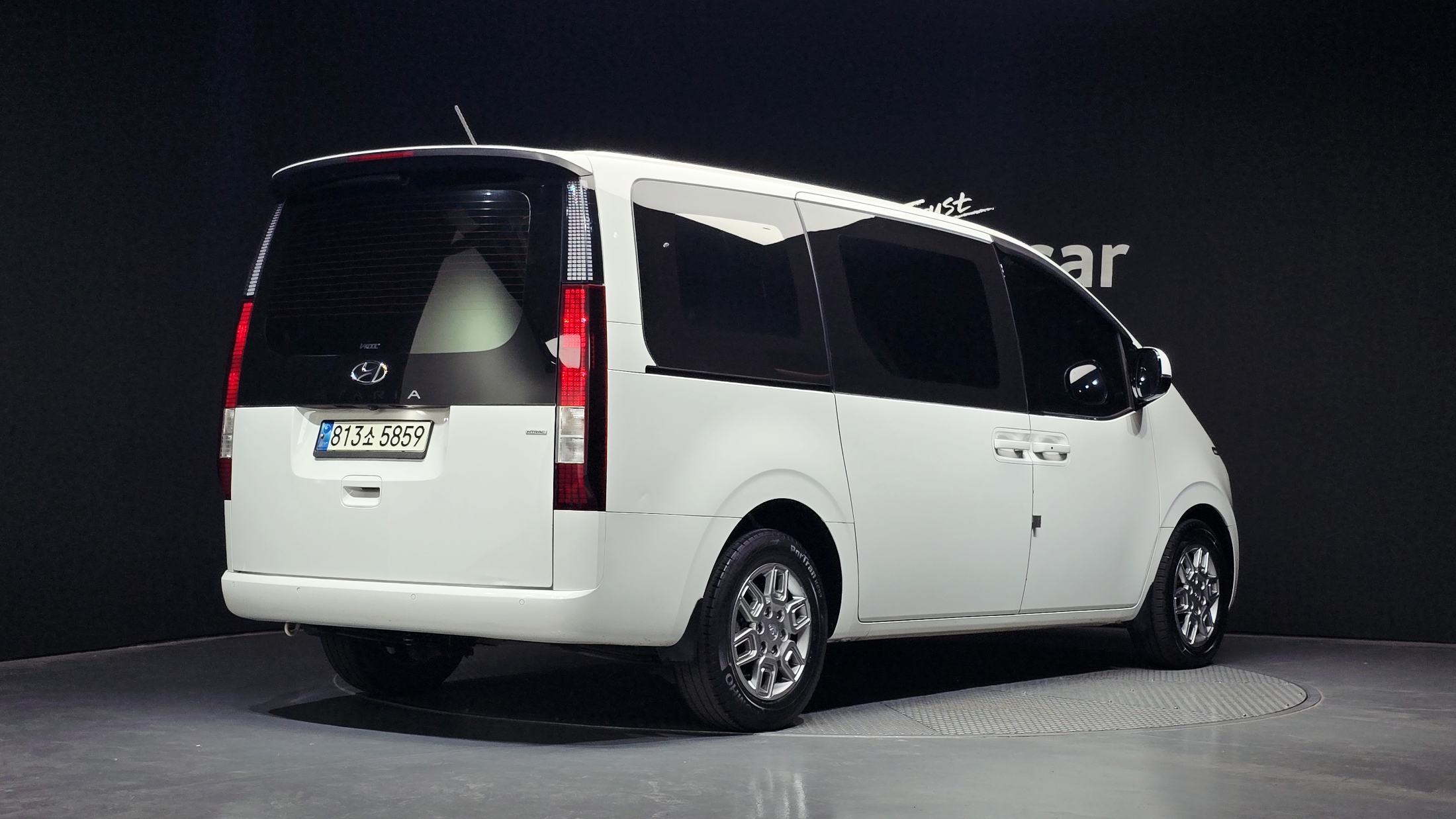 Mazda Bongo front view