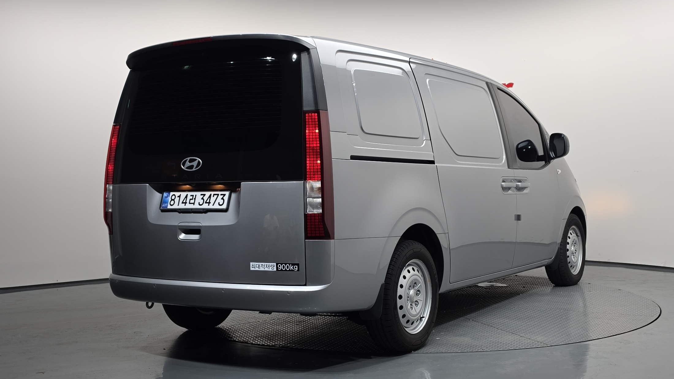 Mazda Bongo front view