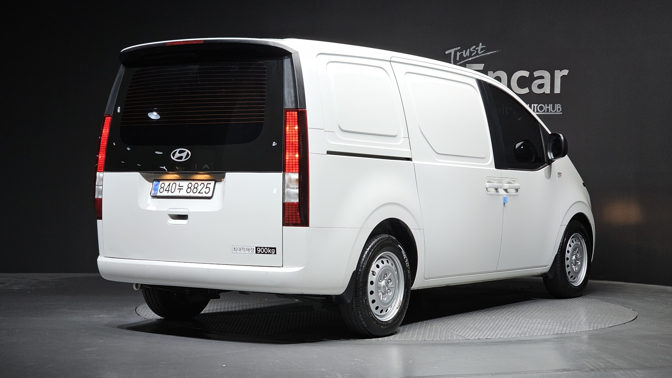 Mazda Bongo front view