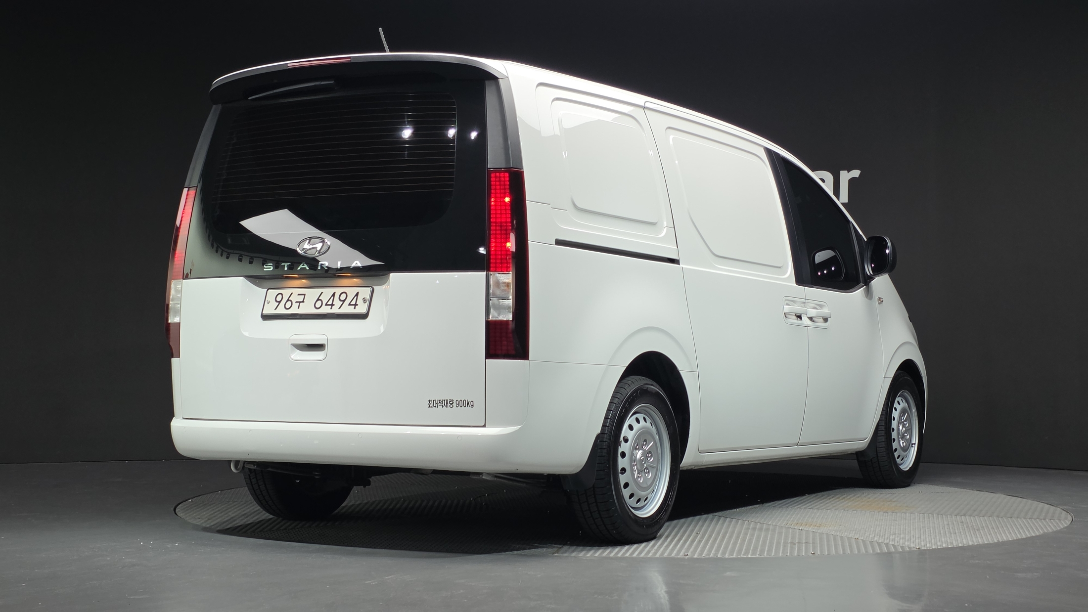 Mazda Bongo front view