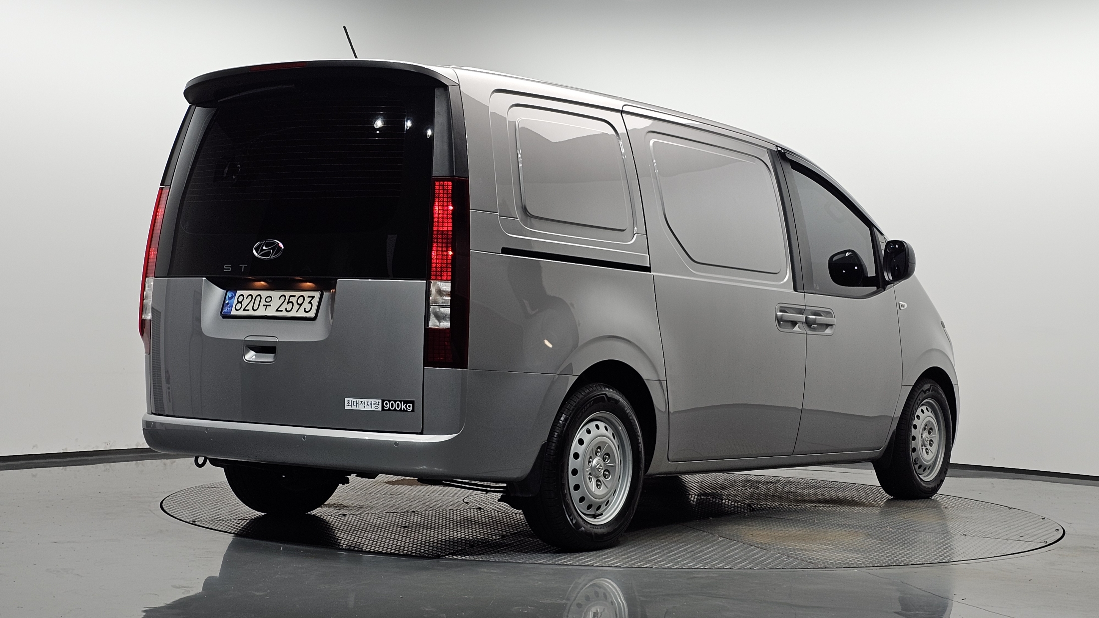 Mazda Bongo front view