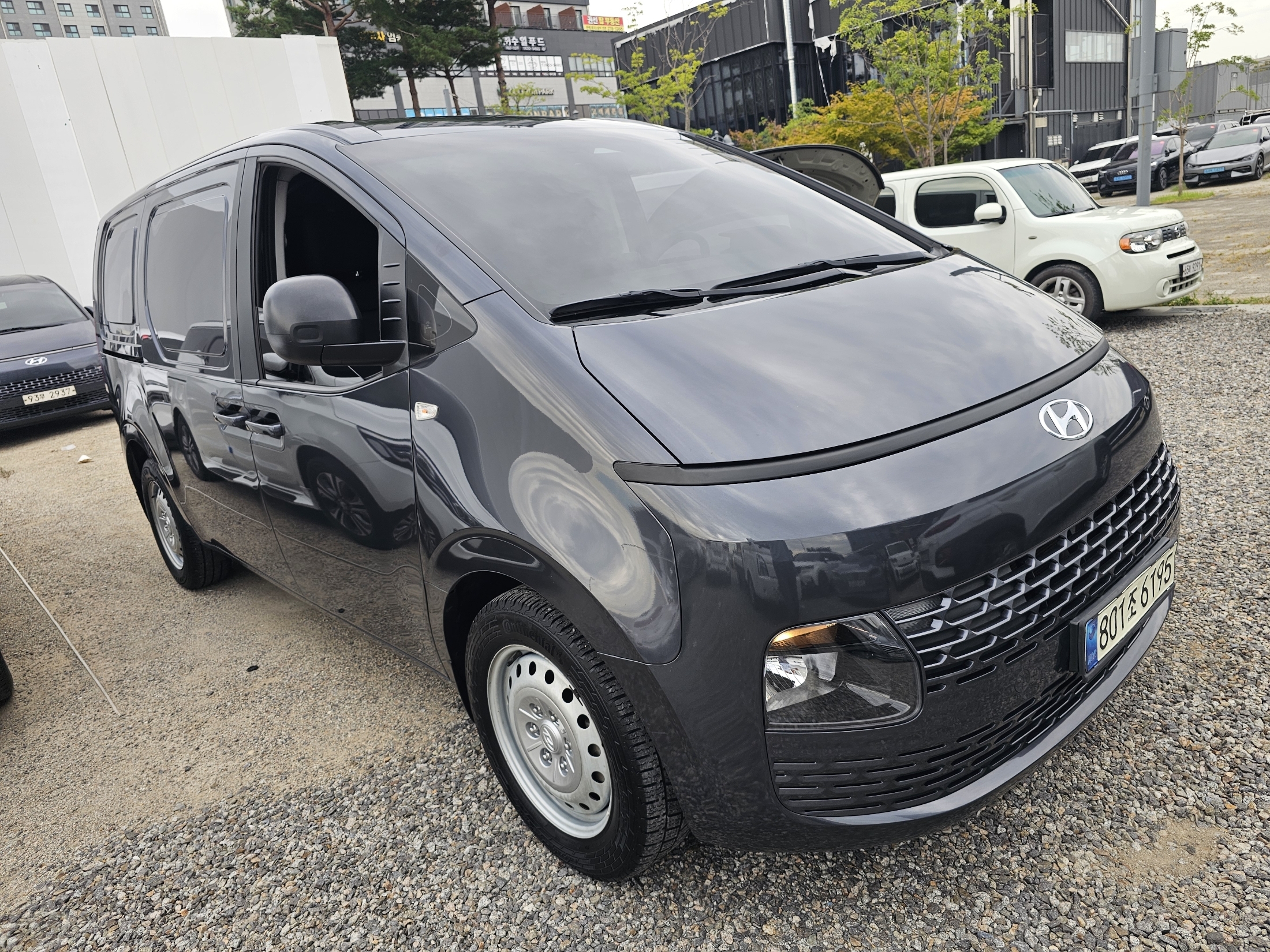Mazda Bongo front view