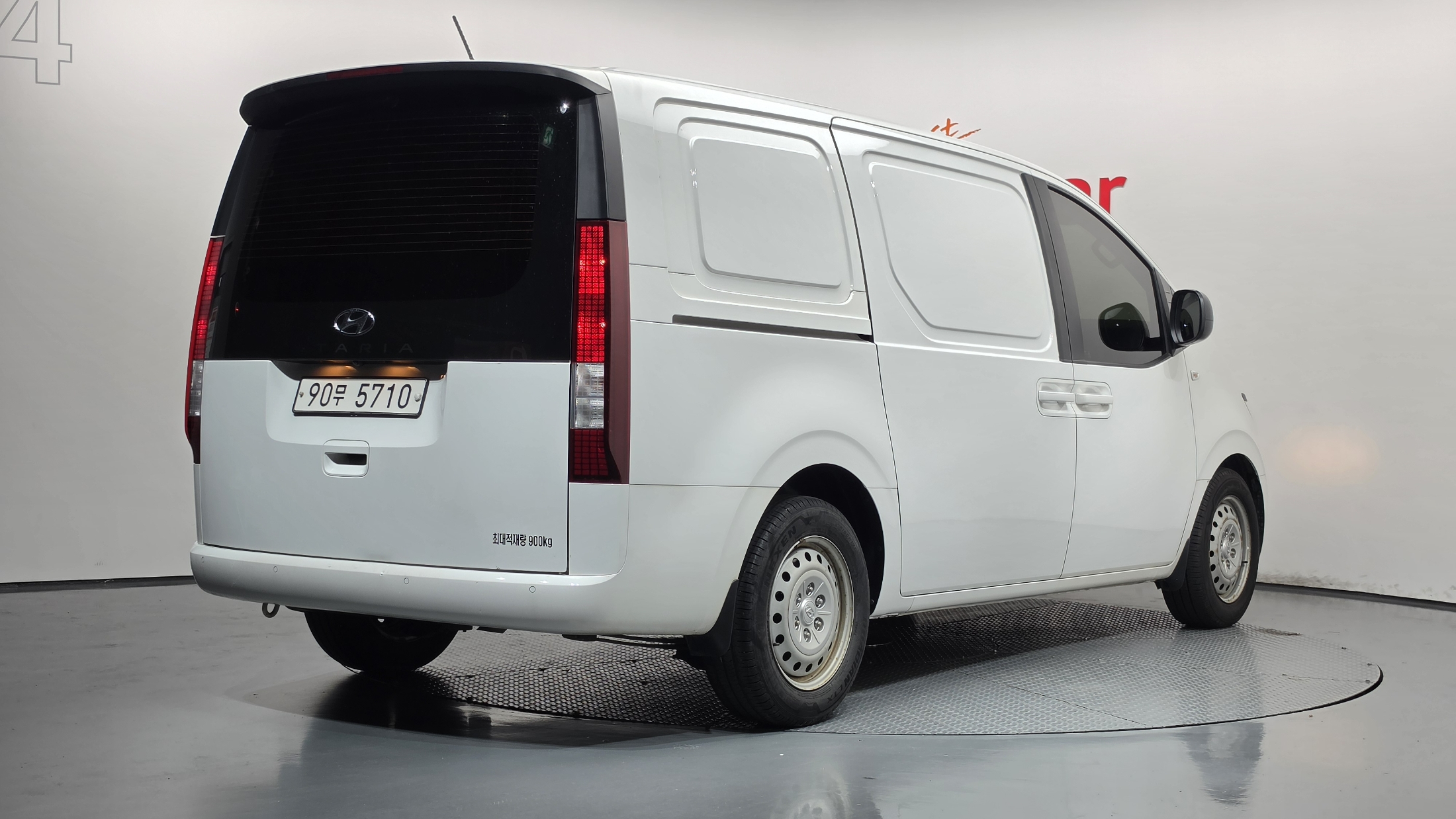 Mazda Bongo front view