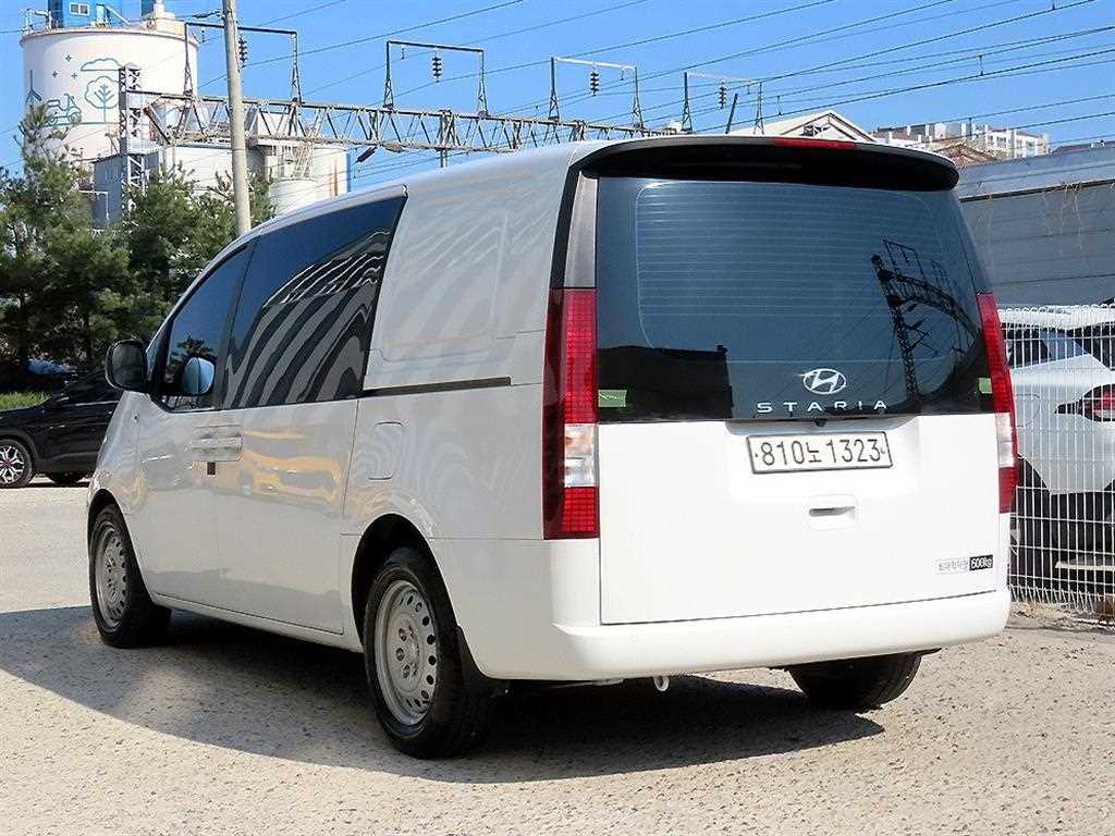 Mazda Bongo rear view