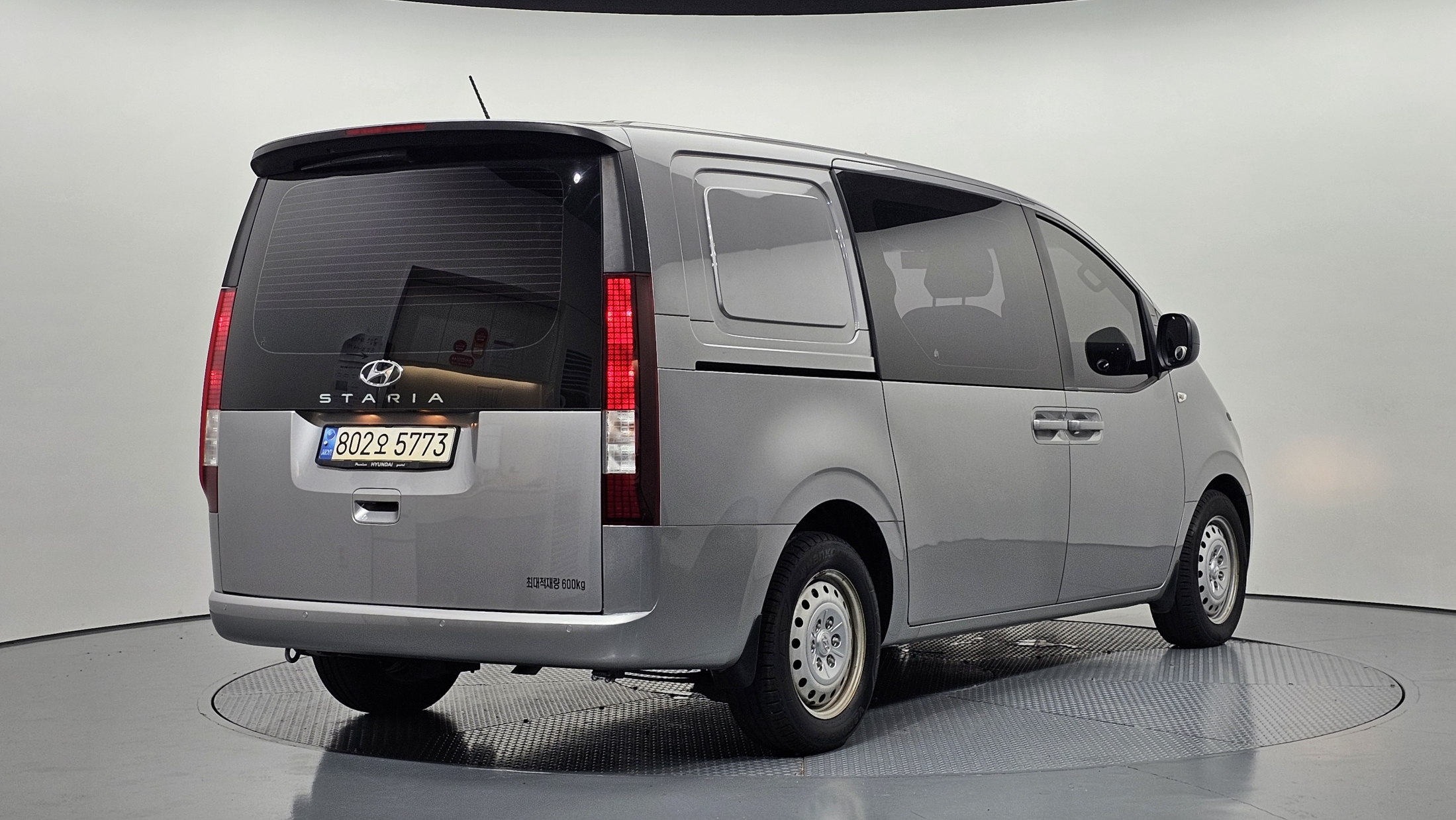 Mazda Bongo front view