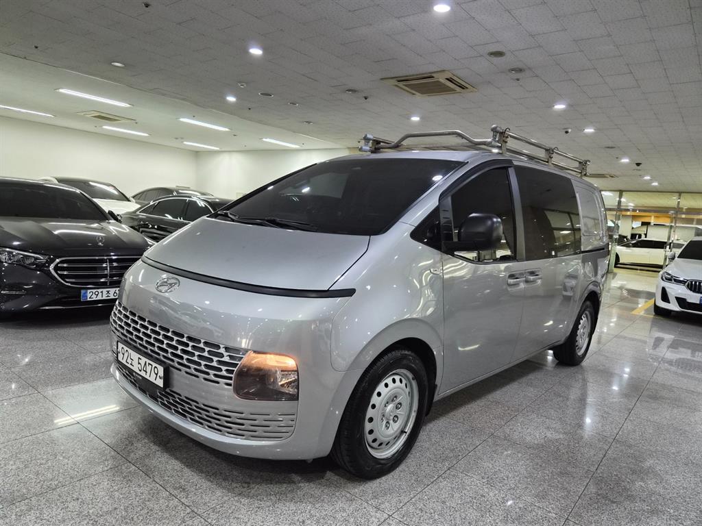 Mazda Bongo front view