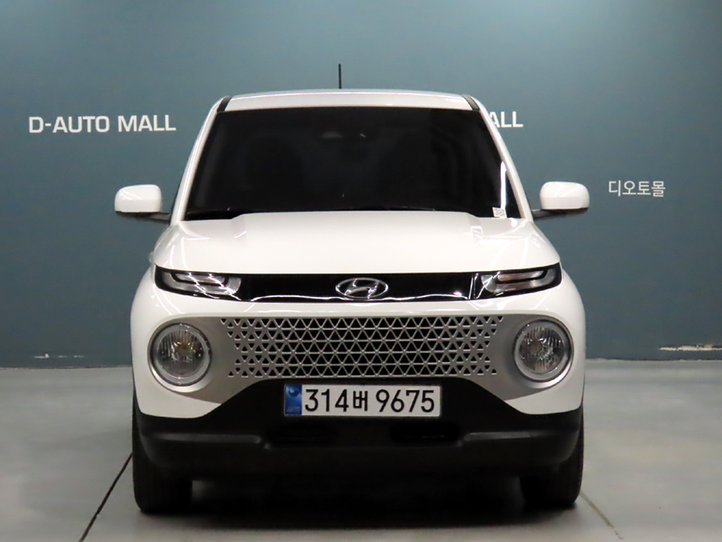 Mazda Bongo front view