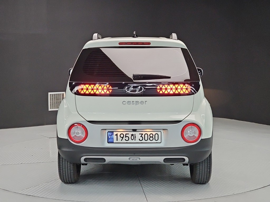 Mazda Bongo rear view