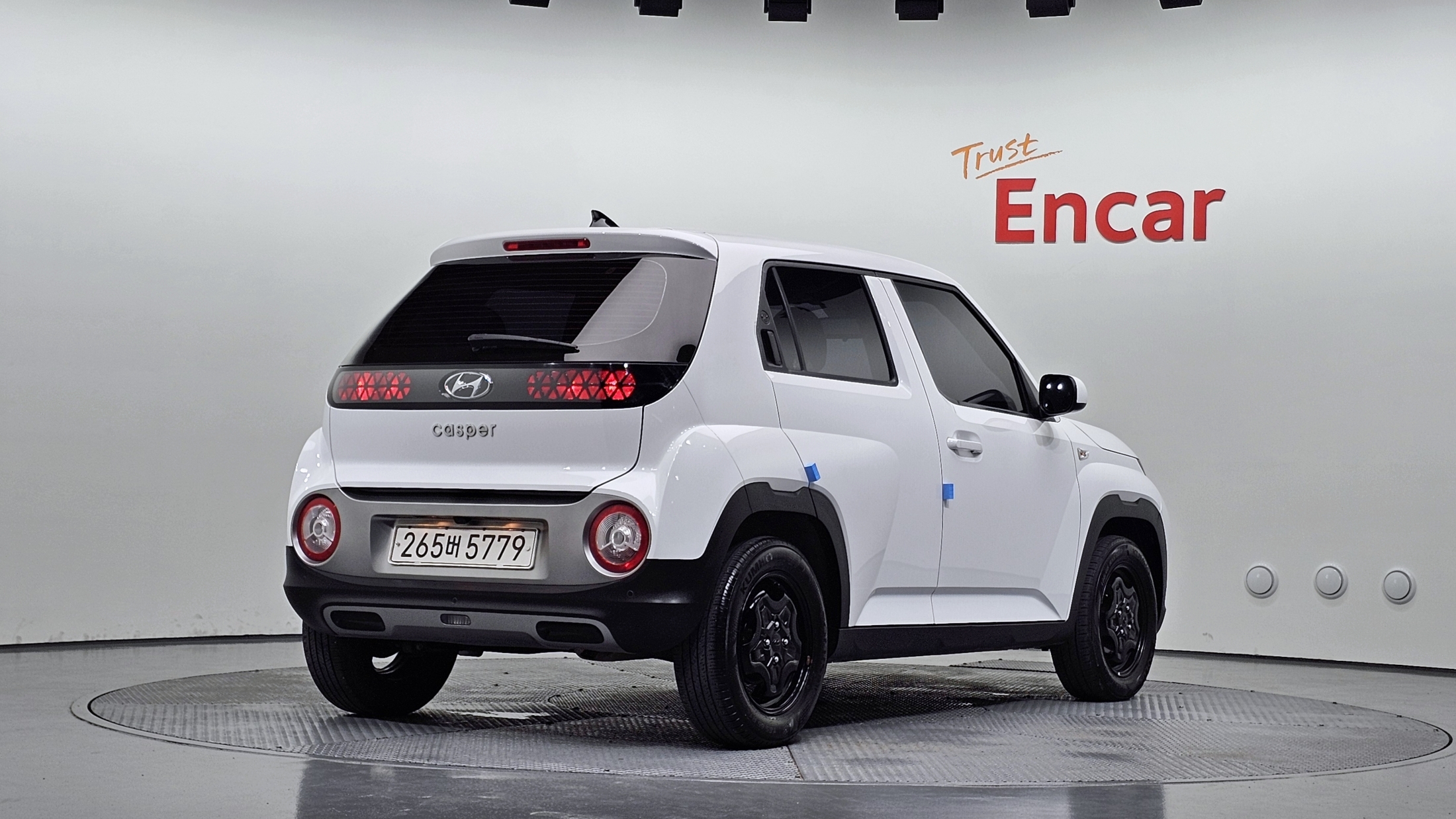Mazda Bongo front view