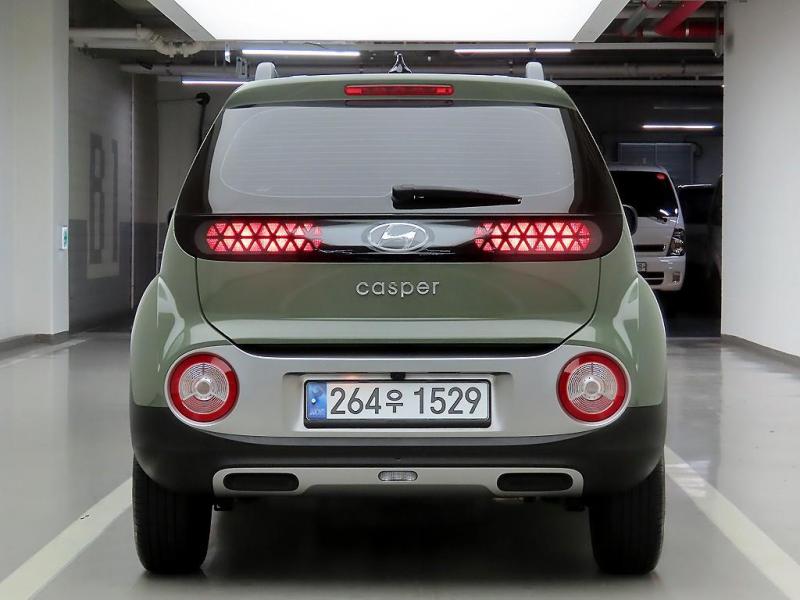 Mazda Bongo rear view