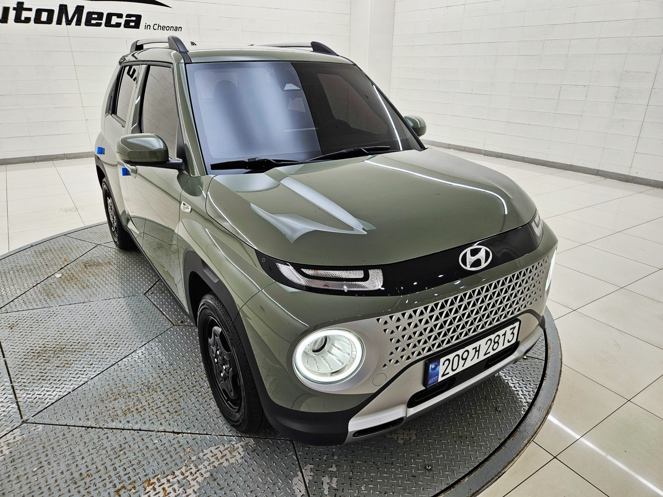 Mazda Bongo front view