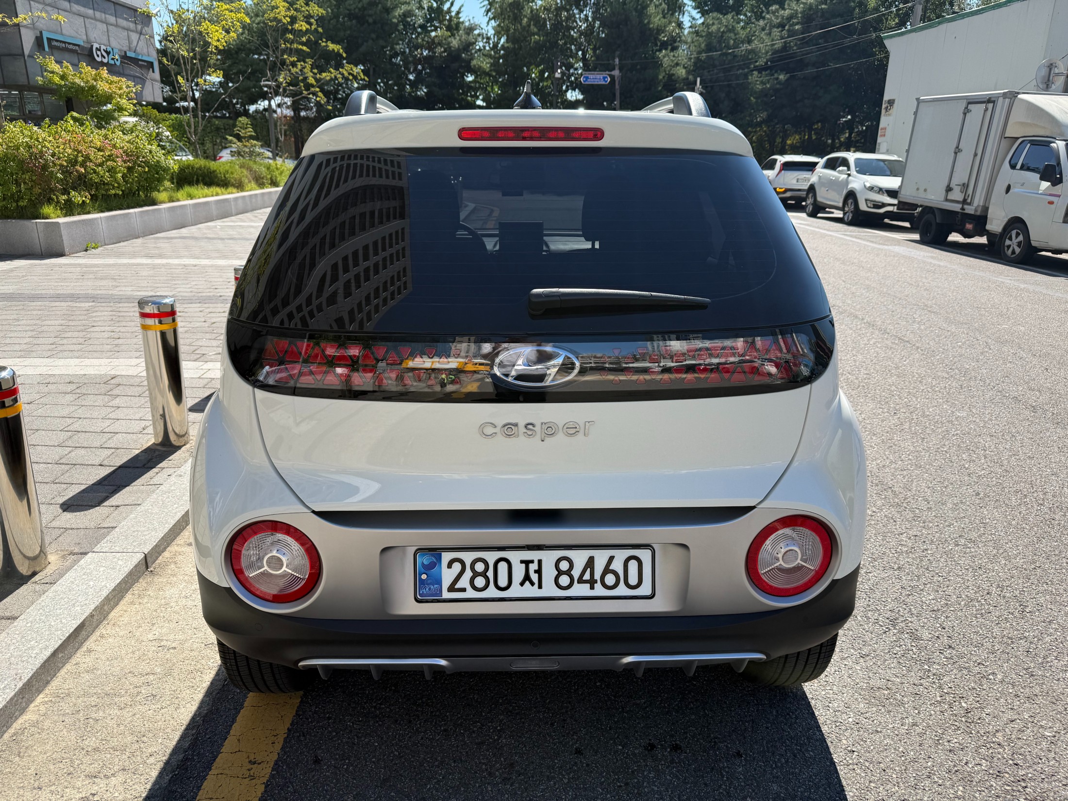 Mazda Bongo rear view
