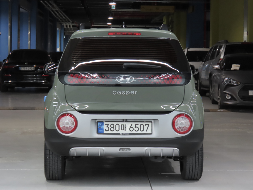 Mazda Bongo rear view