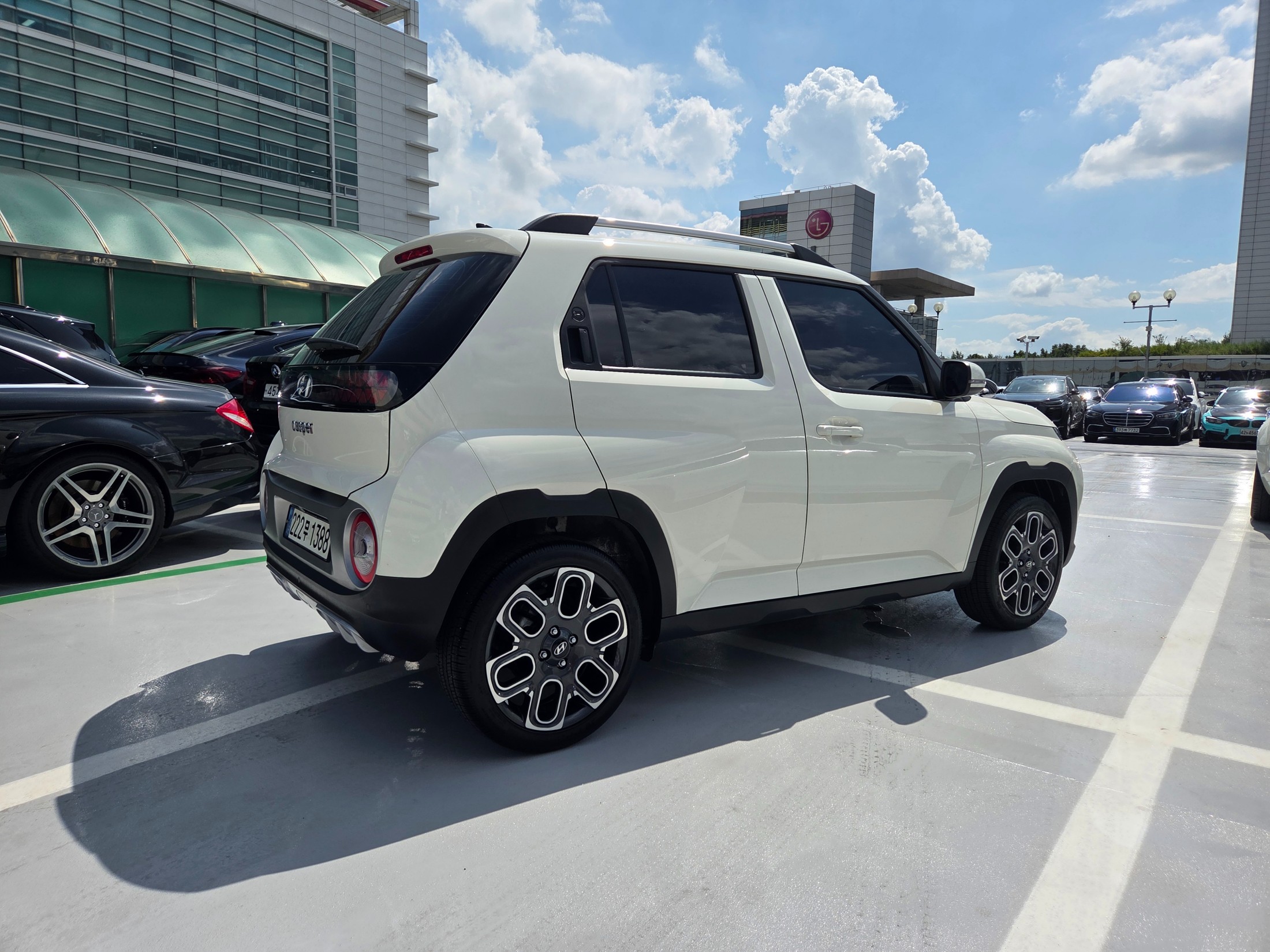 Mazda Bongo front view