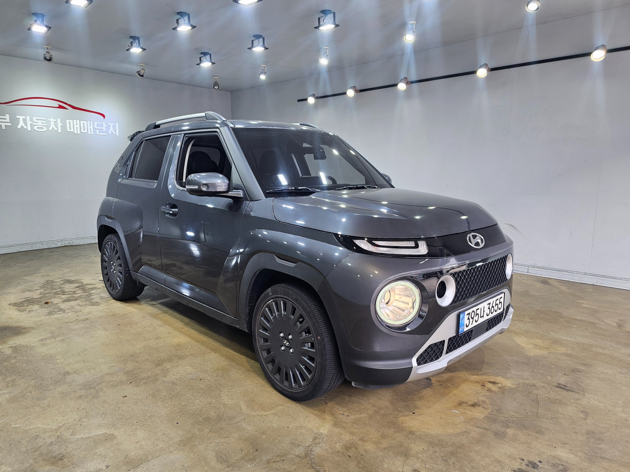 Mazda Bongo rear view