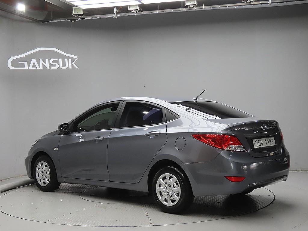 Mazda Bongo rear view