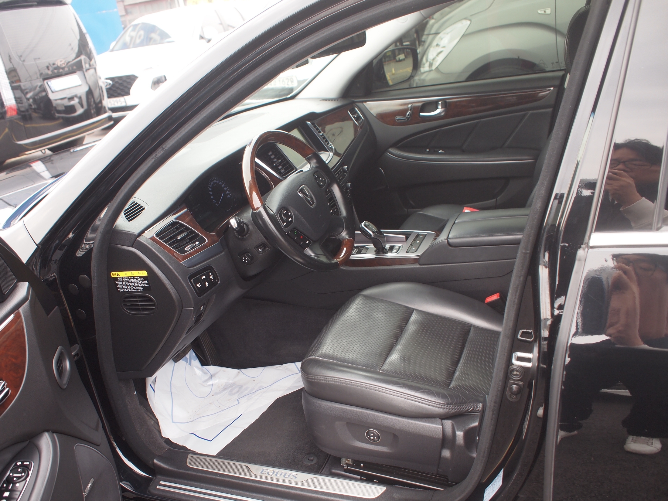 Mazda Bongo front view