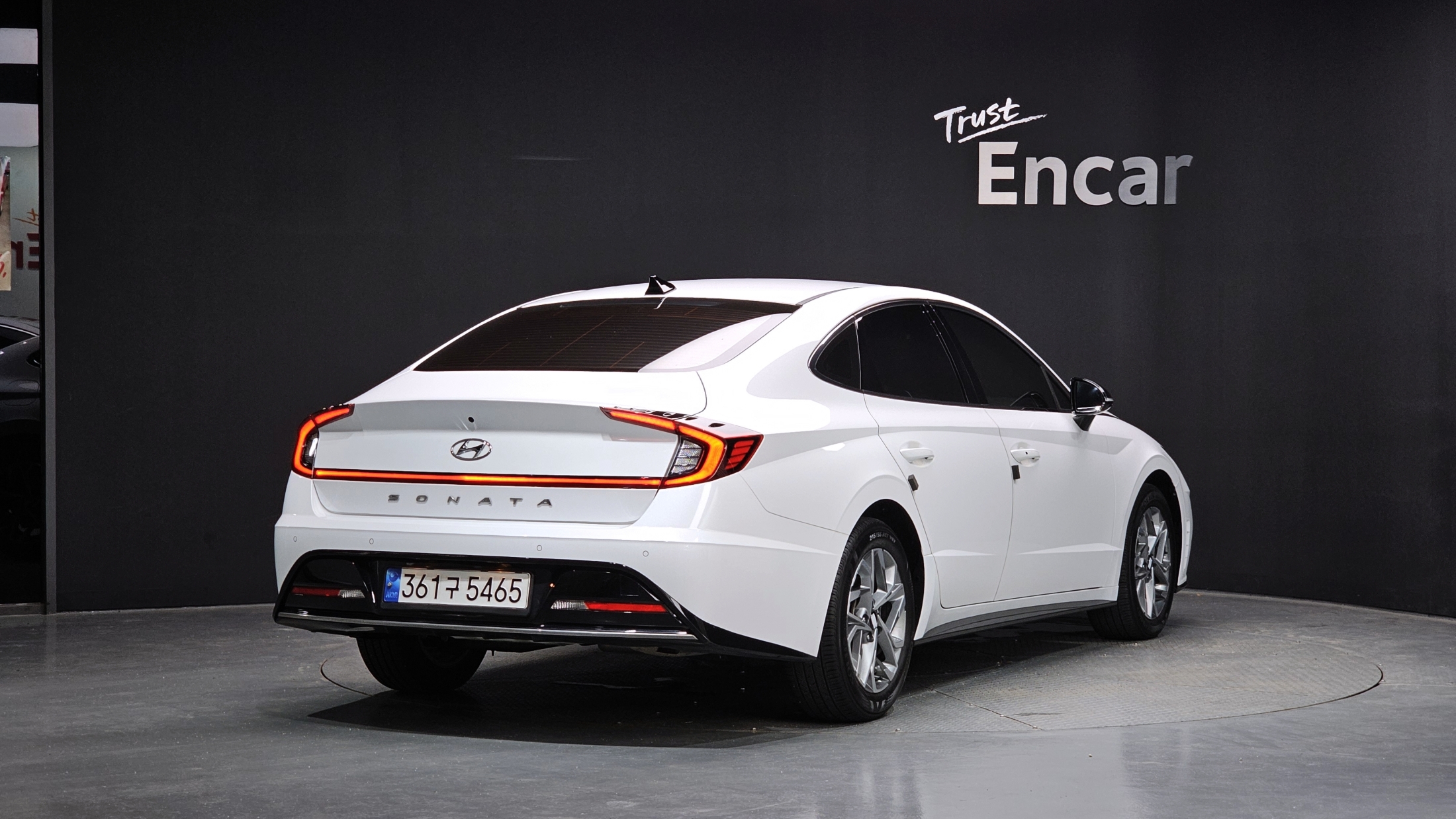 Mazda Bongo front view