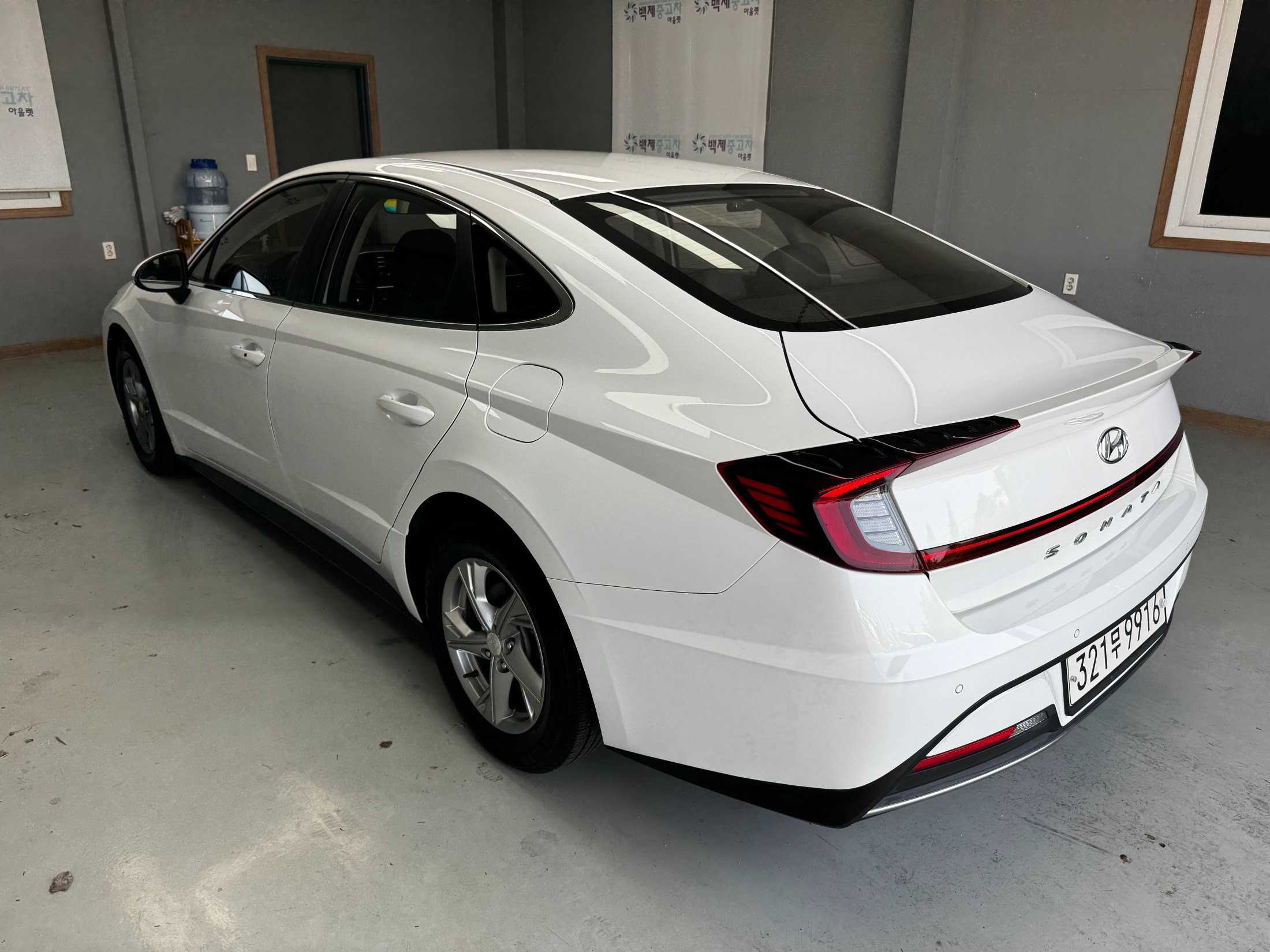 Mazda Bongo front view