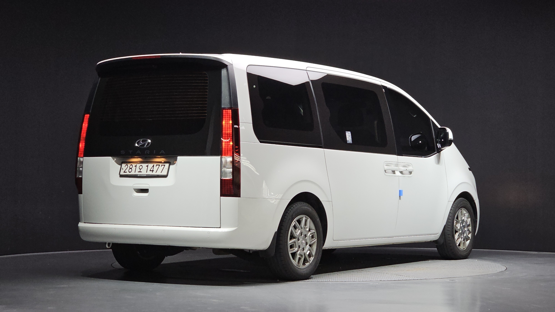 Mazda Bongo front view
