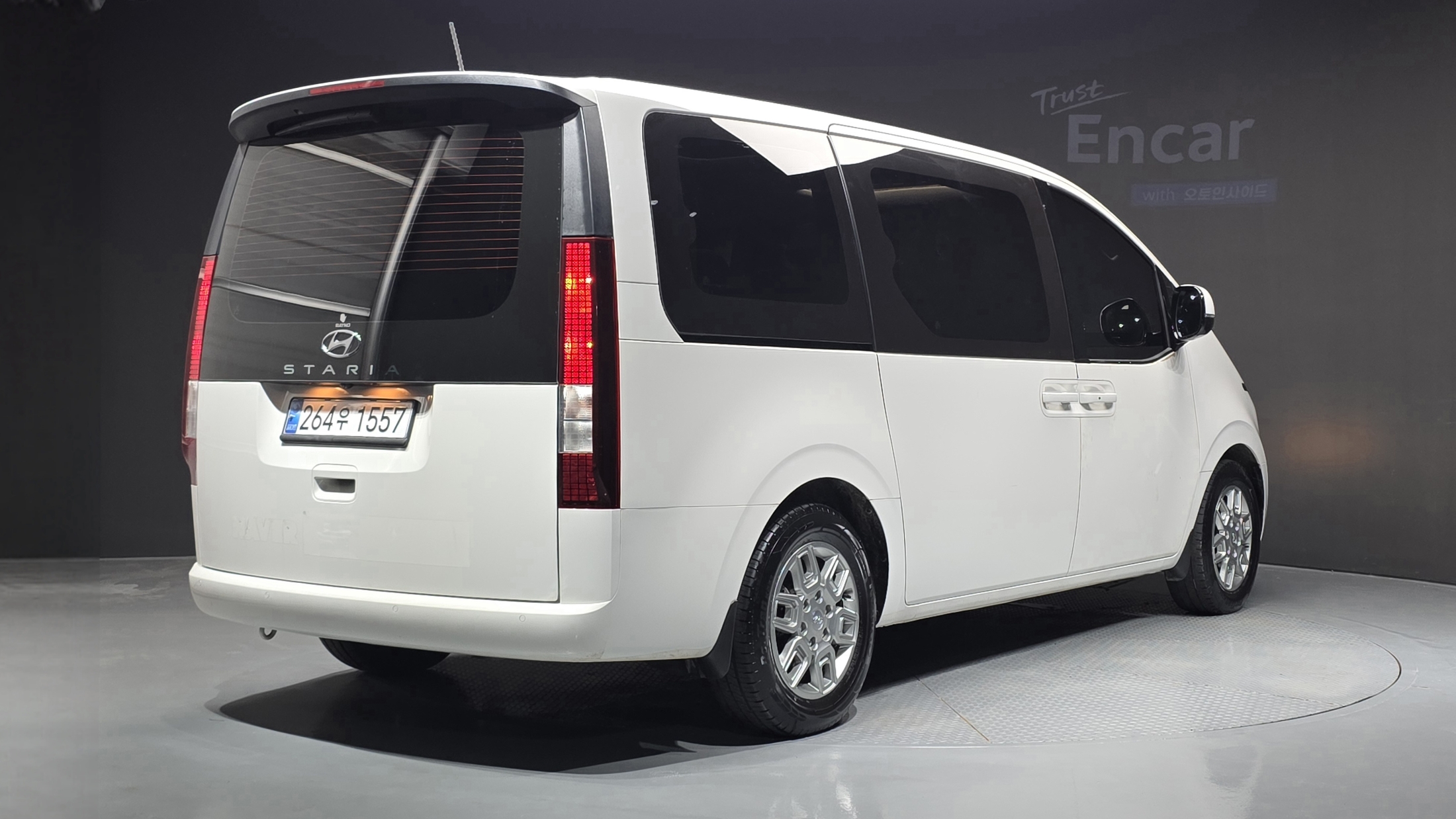 Mazda Bongo front view