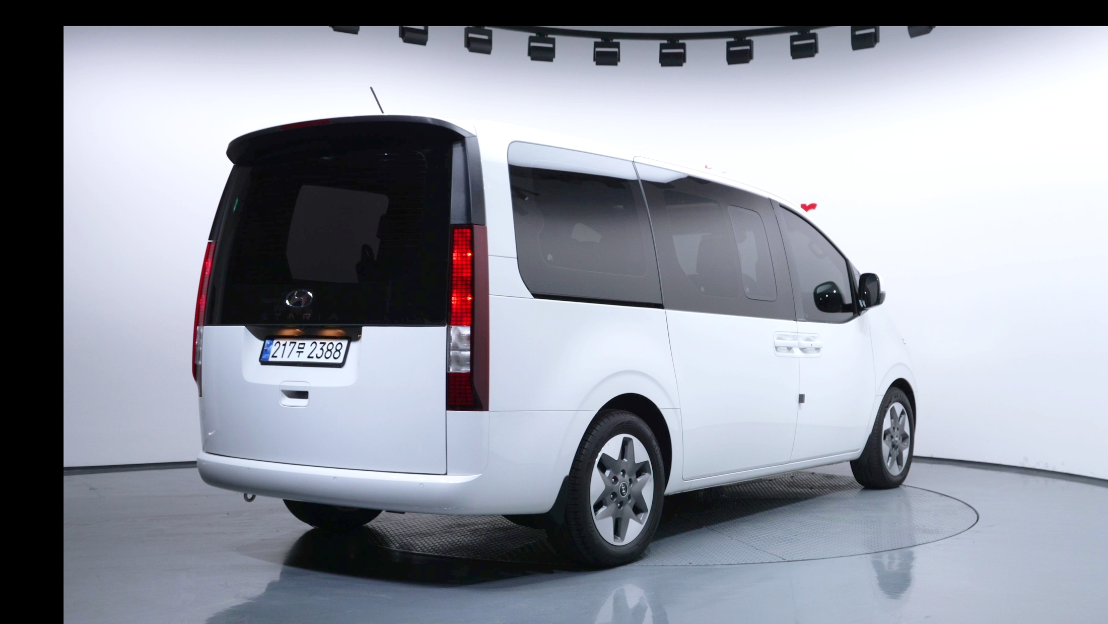 Mazda Bongo front view