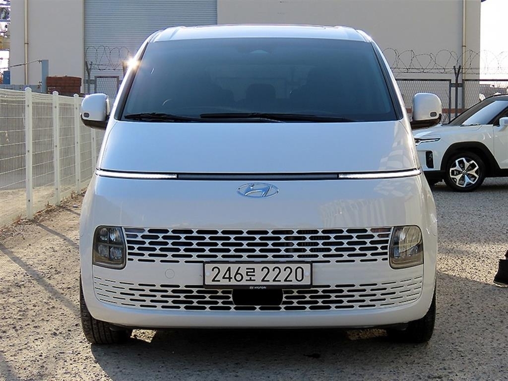 Mazda Bongo rear view