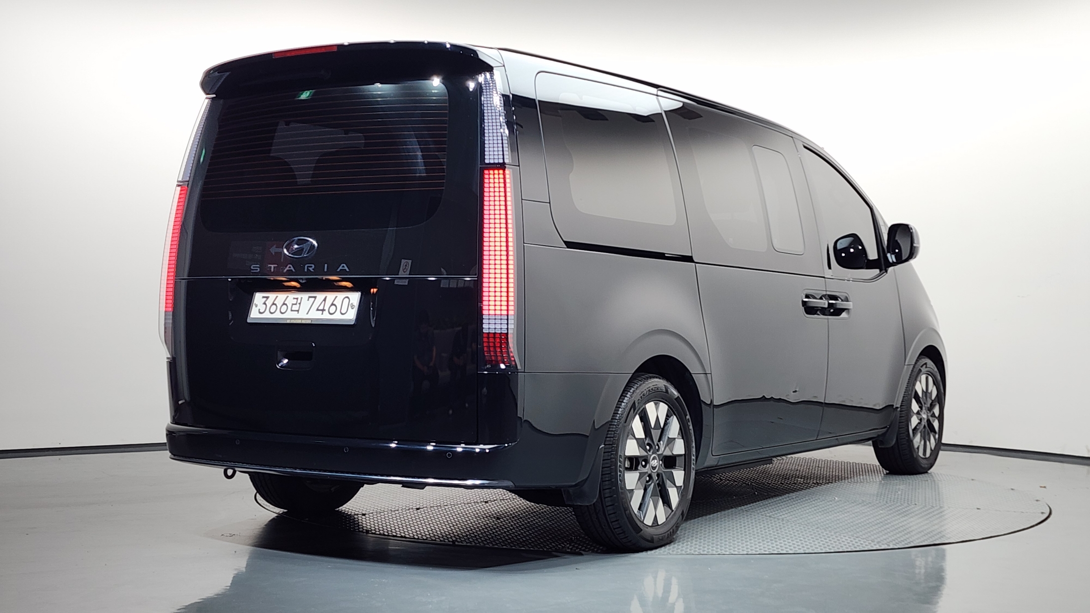 Mazda Bongo front view