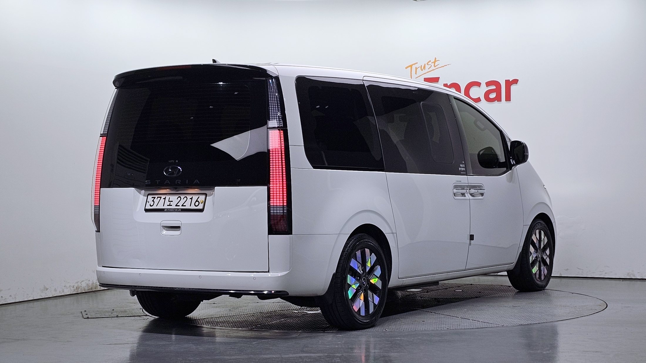 Mazda Bongo front view