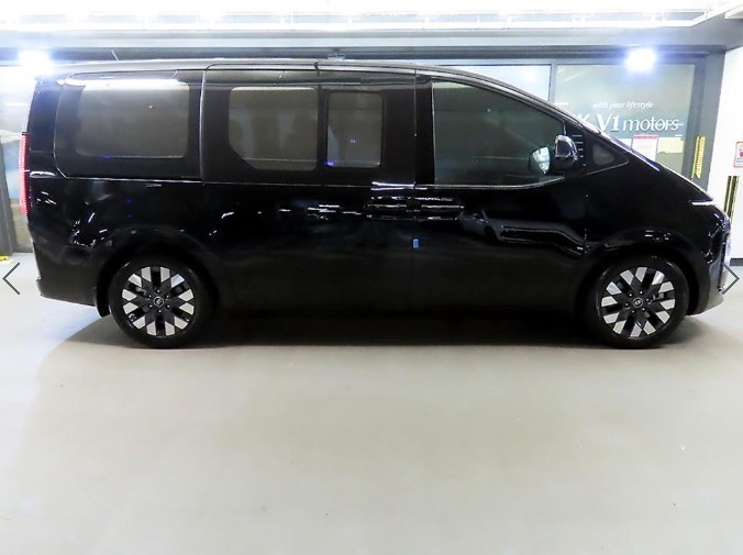 Mazda Bongo rear view