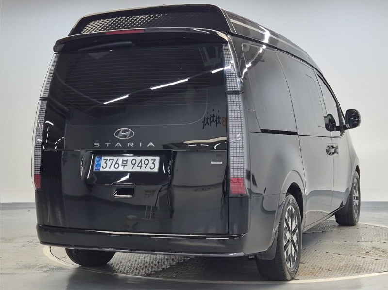 Mazda Bongo front view