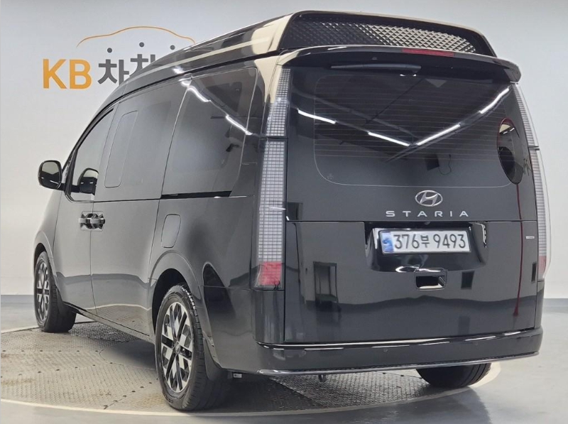 Mazda Bongo rear view