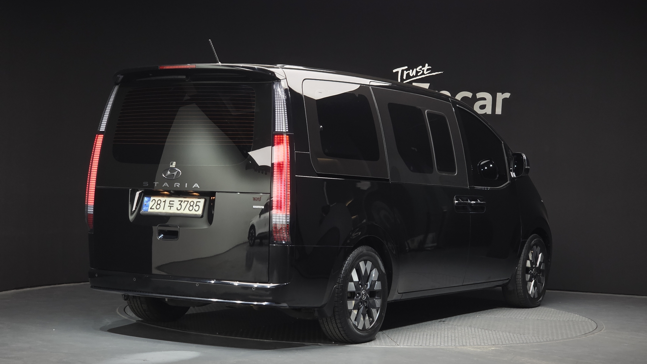 Mazda Bongo front view
