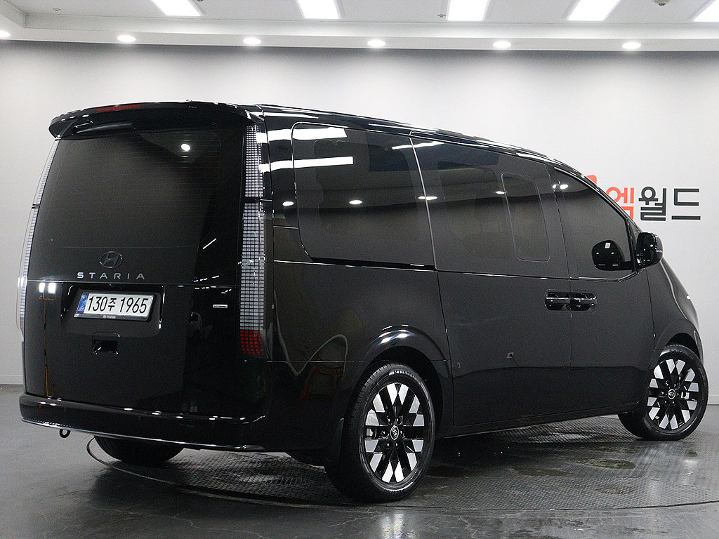 Mazda Bongo rear view