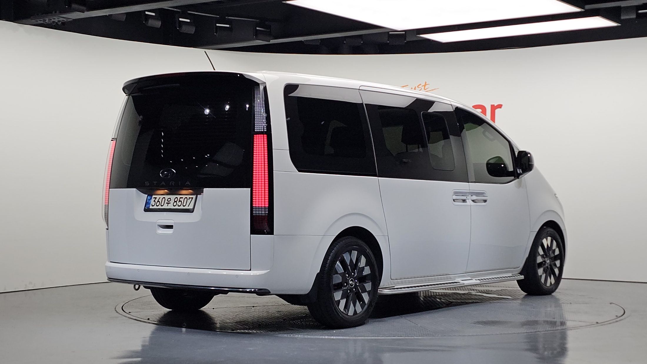 Mazda Bongo front view