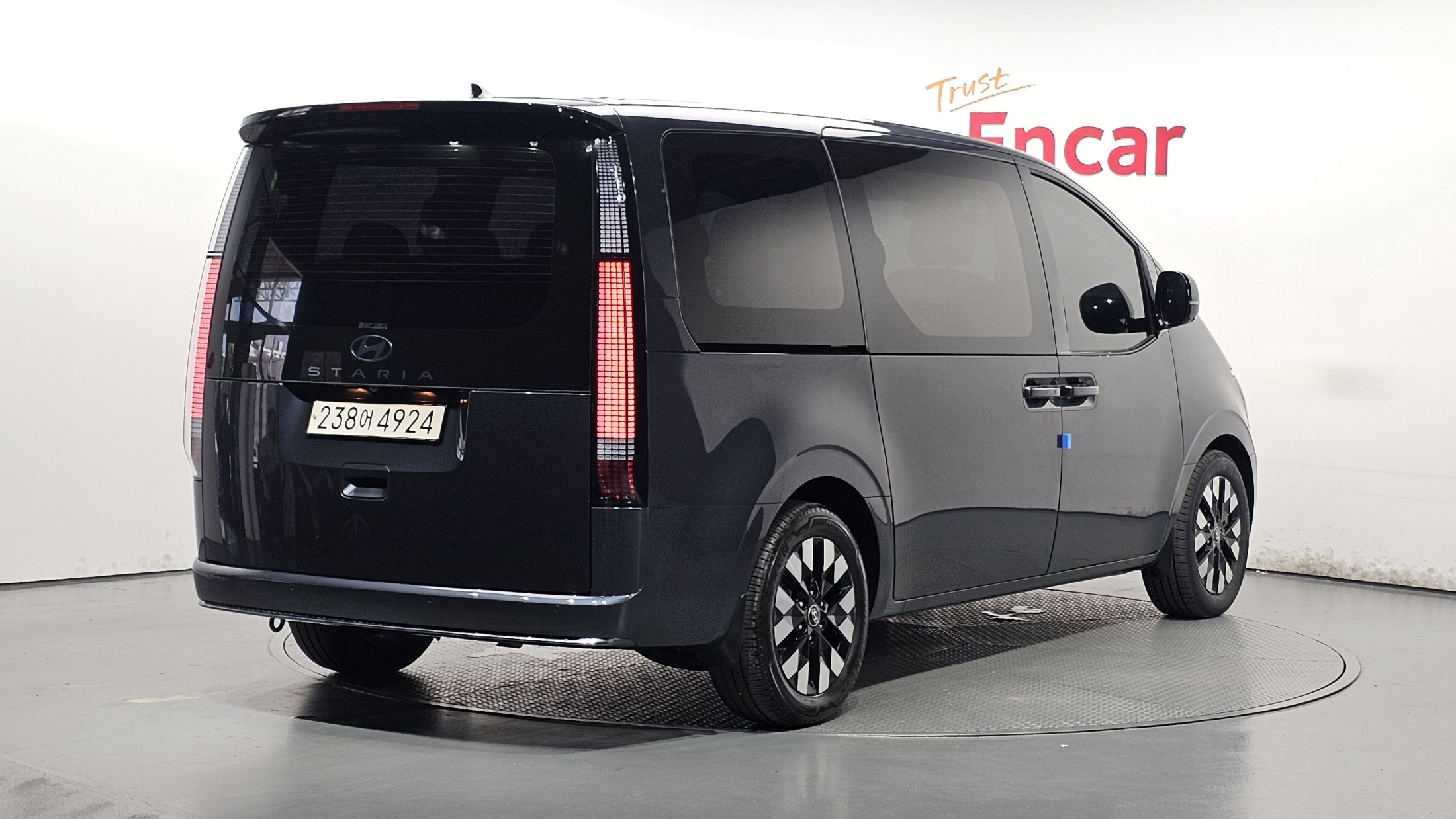 Mazda Bongo front view