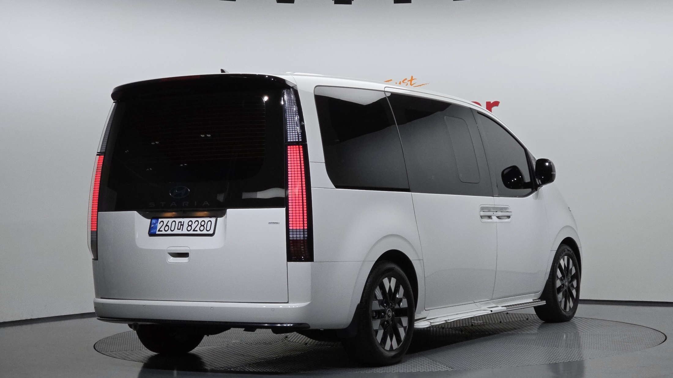 Mazda Bongo front view