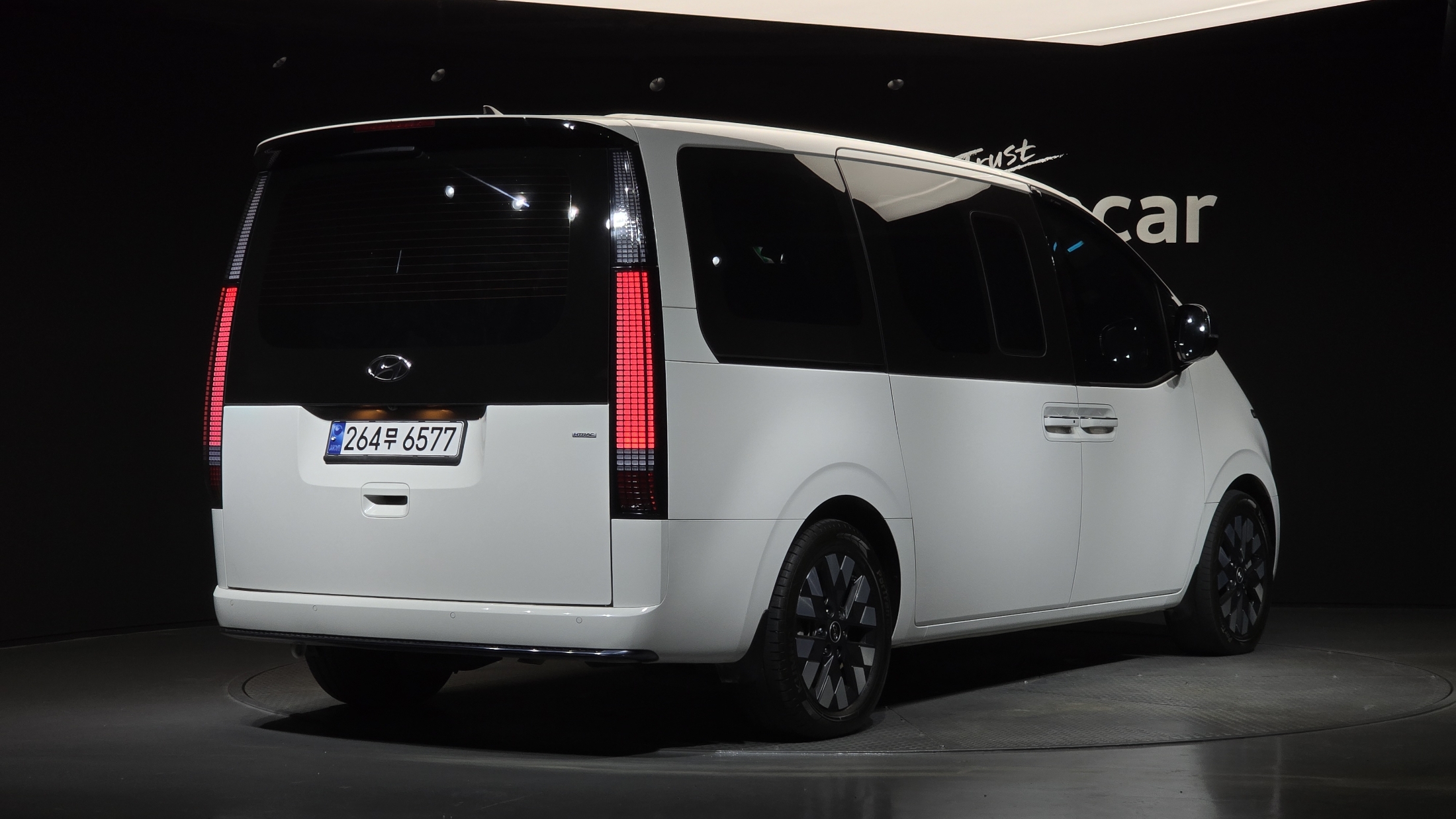 Mazda Bongo front view