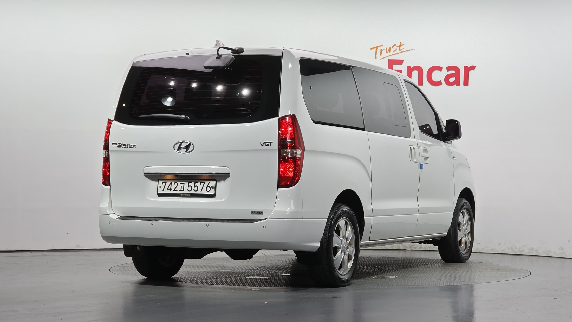 Mazda Bongo front view